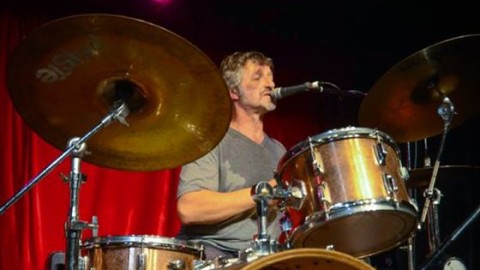 Frank sings w. drums